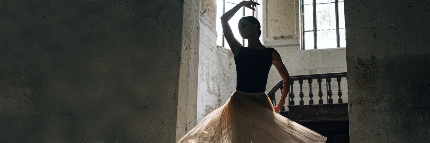 Imagem de uma bailarina como apresentação da IGAC na página principal