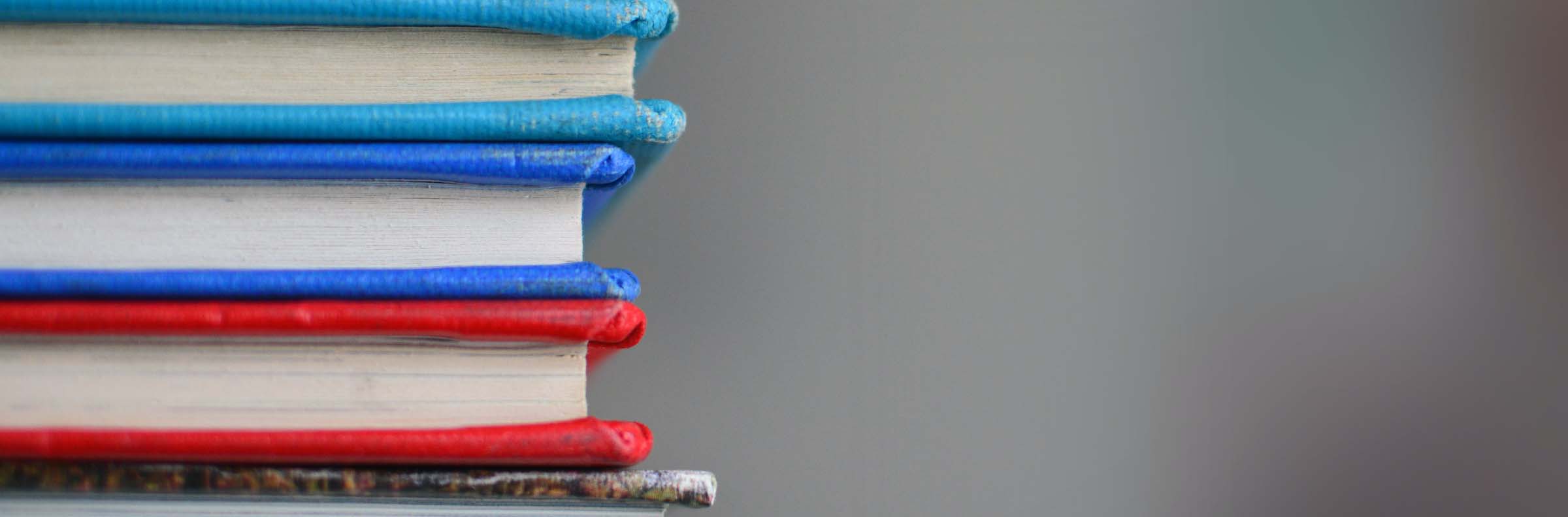 livros como imagem ilustrativa da página de IGAC Educa