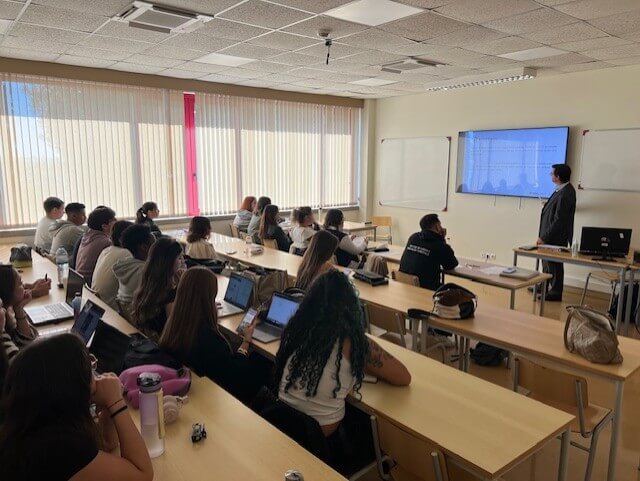 Vista da sala de aula onde foi realizada a sessão formativa